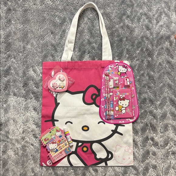 Hello Kitty Tote - Picture 1 of 11